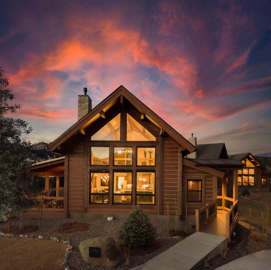 Chic Retreat Indoor Outdoor Fireplace, Private Jacuzzi, Great Location! Эстес Парк Экстерьер фото