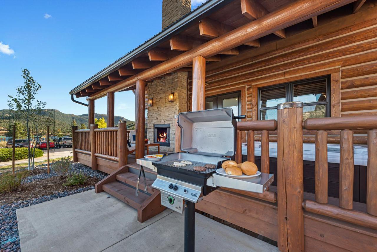 Chic Retreat Indoor Outdoor Fireplace, Private Jacuzzi, Great Location! Эстес Парк Экстерьер фото