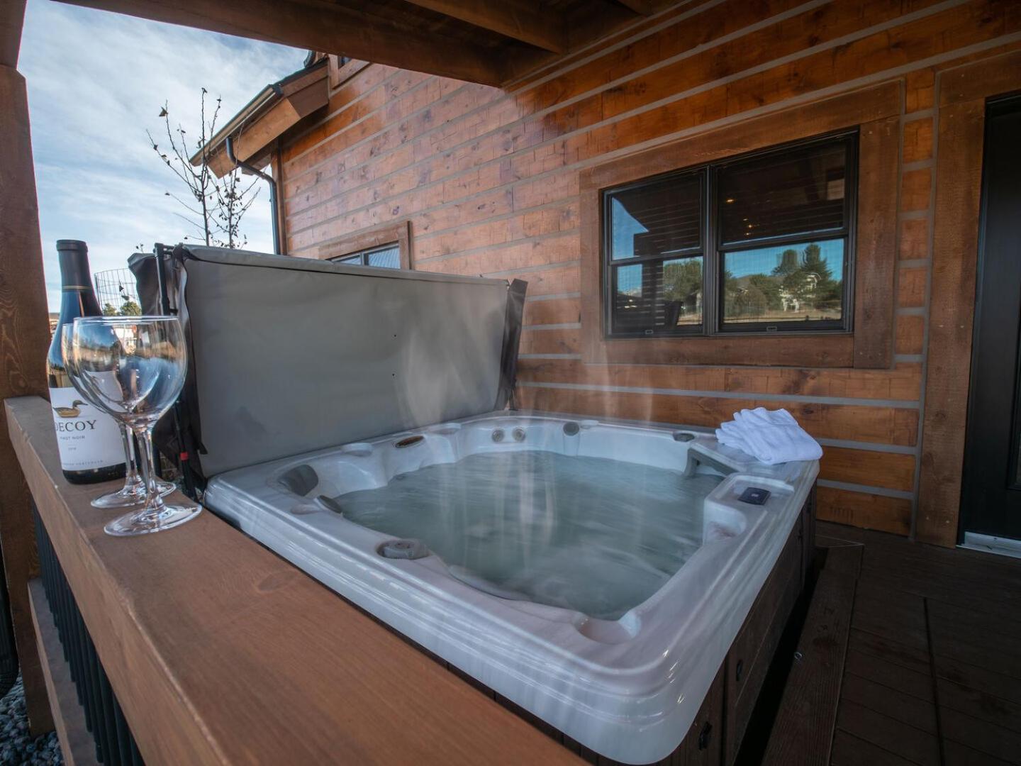 Chic Retreat Indoor Outdoor Fireplace, Private Jacuzzi, Great Location! Эстес Парк Номер фото