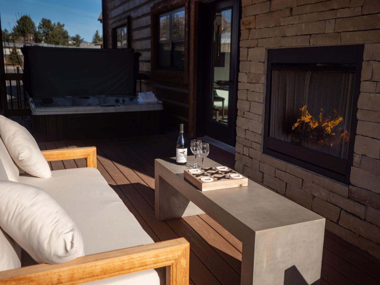 Chic Retreat Indoor Outdoor Fireplace, Private Jacuzzi, Great Location! Эстес Парк Номер фото
